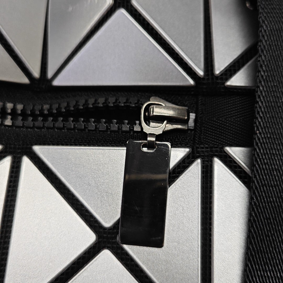 Special Material Shoulder Bag Silver