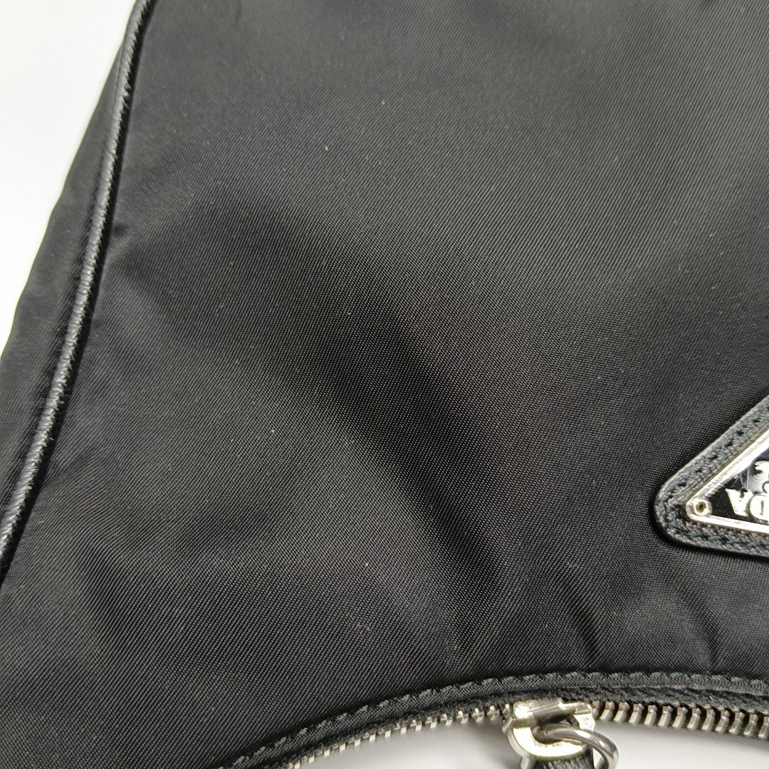 Authenticated pre-owned  Re-Edition2005 Nylon Black - Shoulder Bag at Looply