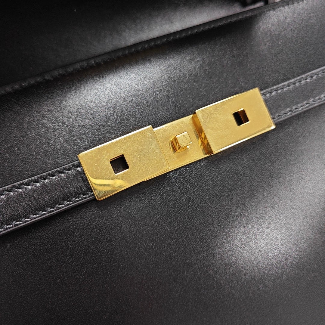 MANHATTAN Small Calfskin Black