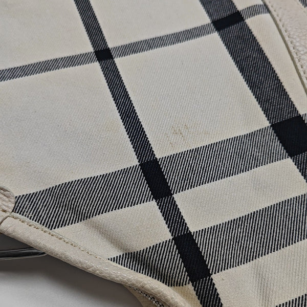 Larkin Canvas White