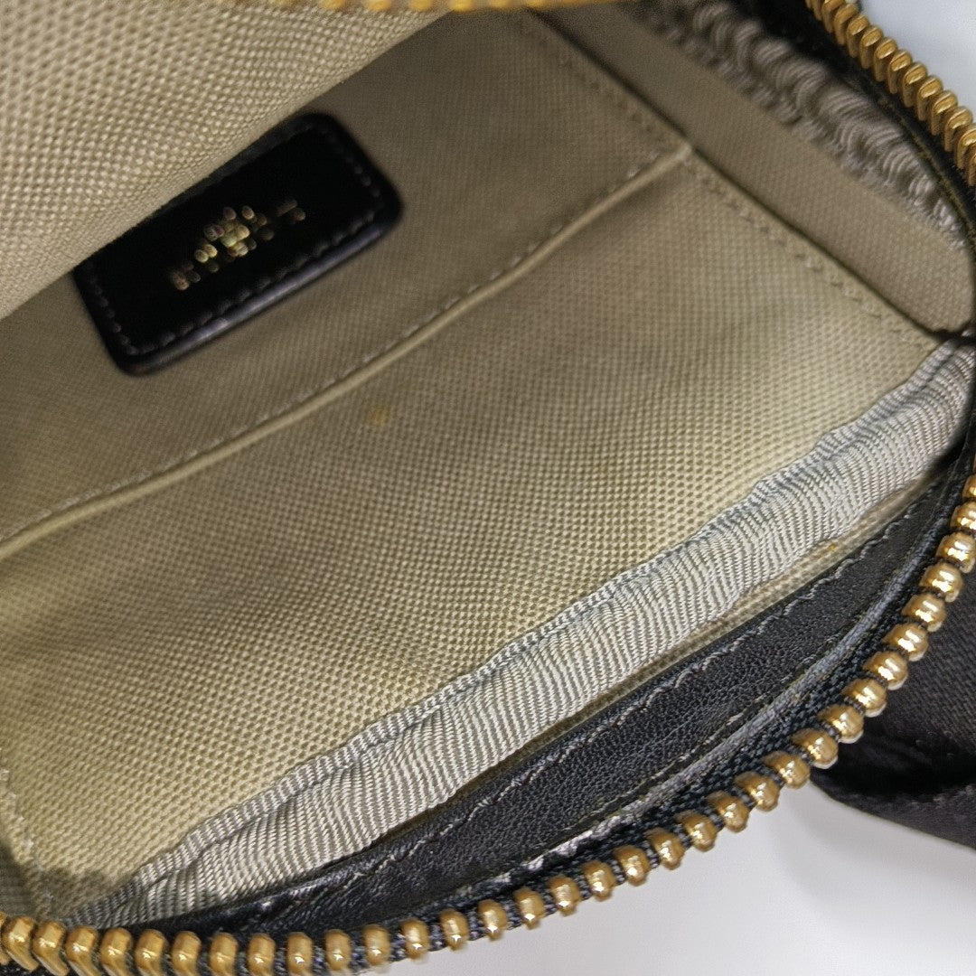Monogram Canvas Gray