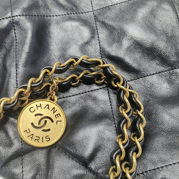 CHANEL 22 Large Quilted Calfskin Black
