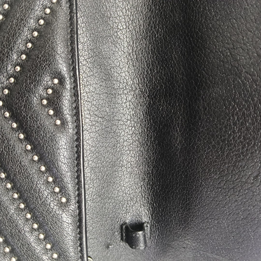 MONOGRAM Medium Chevron Calfskin Black