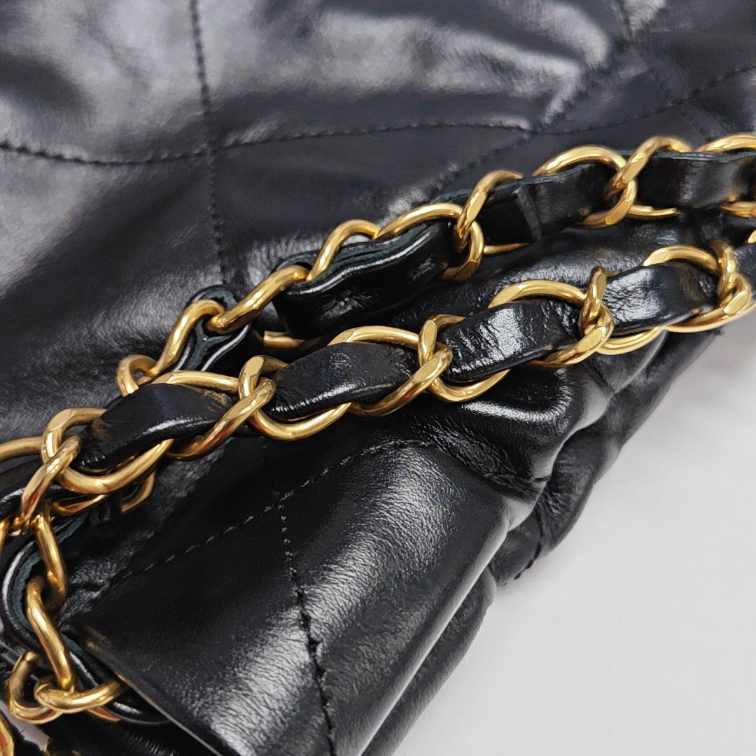 CHANEL 22 Small Quilted Calfskin Black