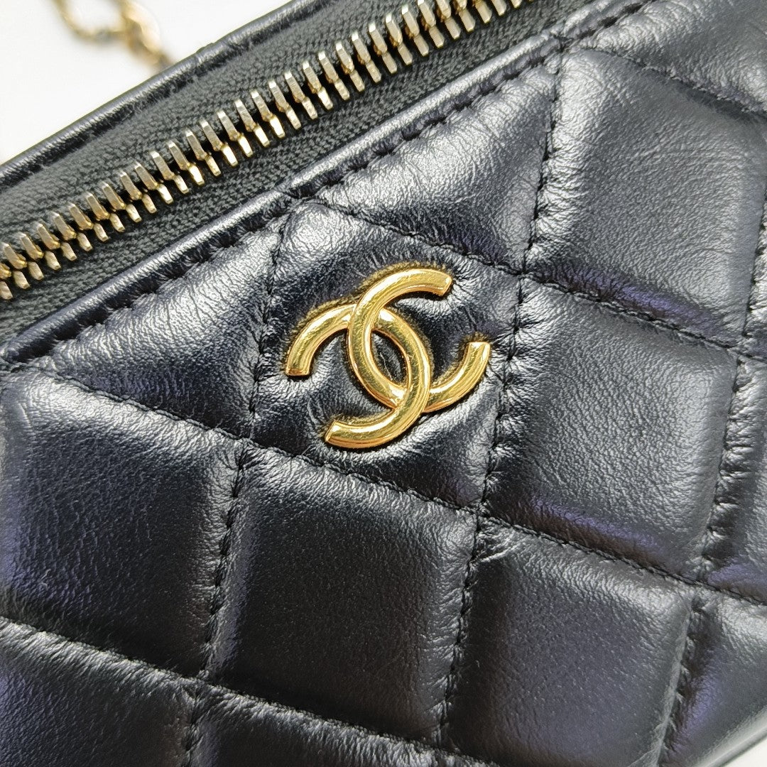 VANITY CASE Small Quilted Lambskin Black