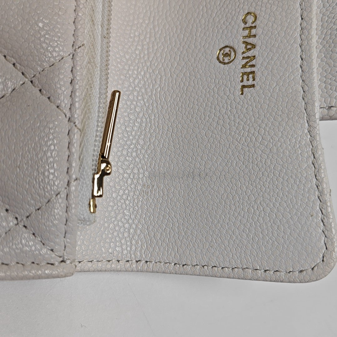 CLASSIC FLAP Quilted Grained Calfskin White Card Holder