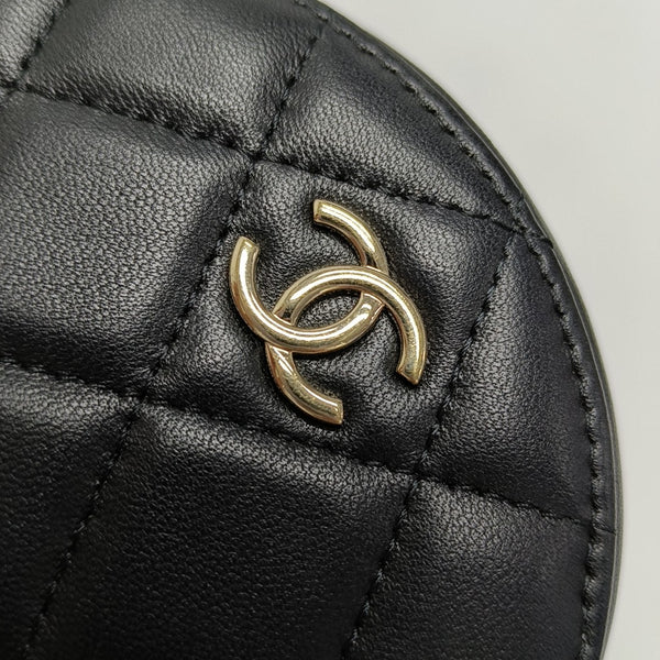 ROUND Quilted Lambskin Black