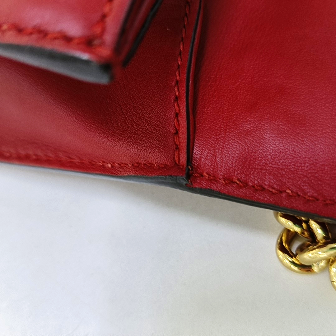 Authenticated pre-owned  Padlock Small Calfskin Red - Crossbody Bag at Looply