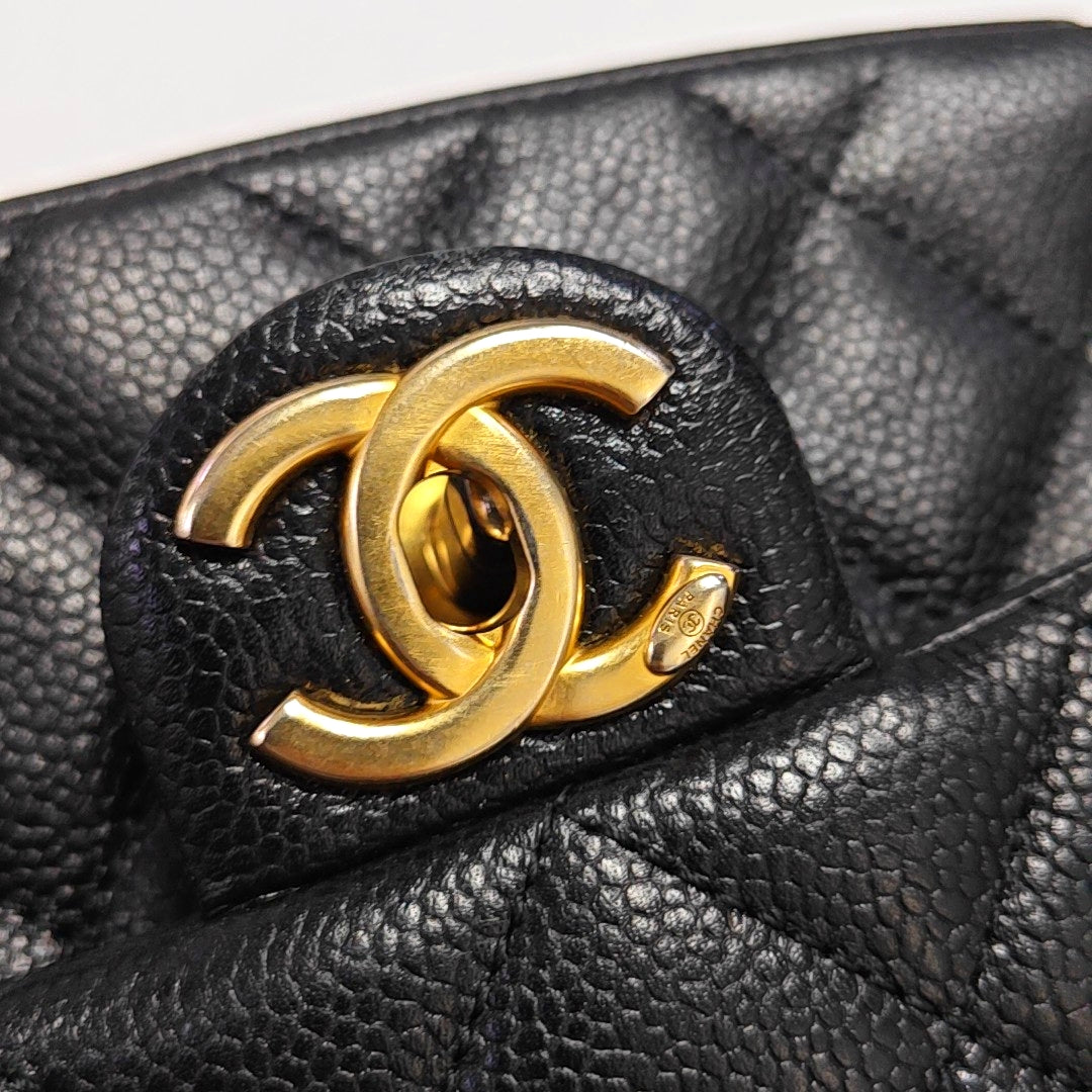 Authenticated pre-owned  CLASSIC FLAP Small Quilted Grained Calfskin Black - Shoulder Bag at Looply