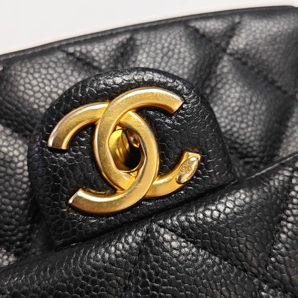 Authenticated pre-owned  CLASSIC FLAP Small Quilted Grained Calfskin Black - Shoulder Bag at Looply