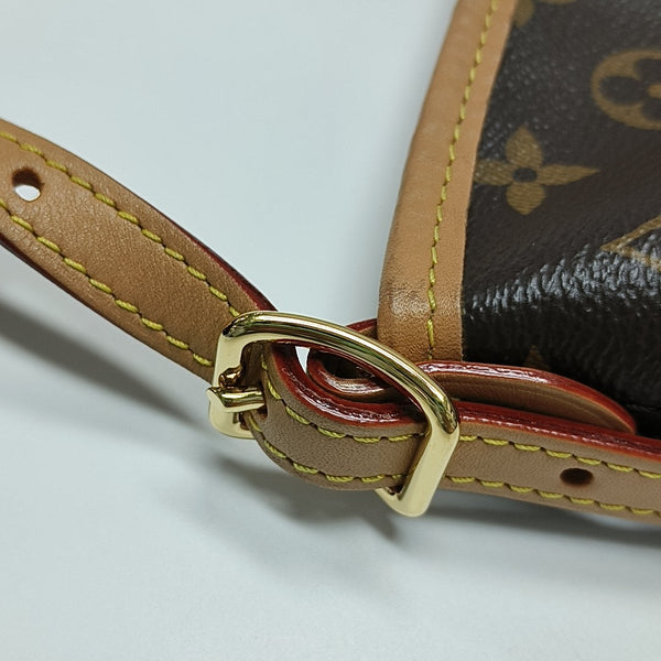 CARRYALL MM Monogram Coated Canvas Brown