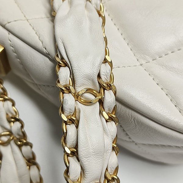 Chanel 19 Pequeño Piel de Becerro Acolchada Blanca