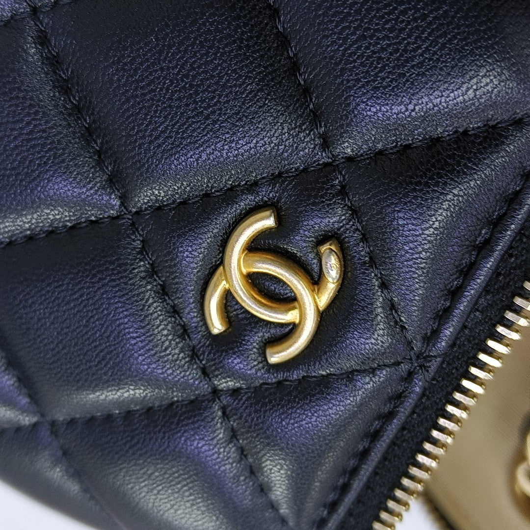 VANITY CASE Mini Quilted Lambskin Black