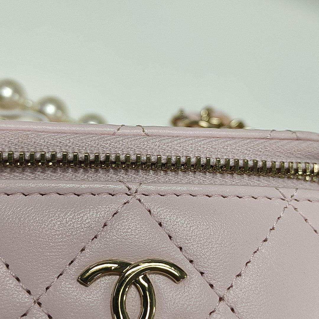 VANITY CASE Mini Quilted Lambskin Pink