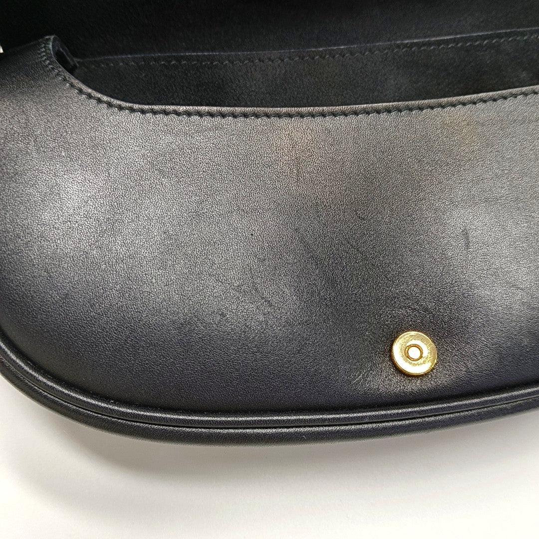 Authenticated pre-owned  Bobby Calfskin Black - Shoulder Bag at Looply