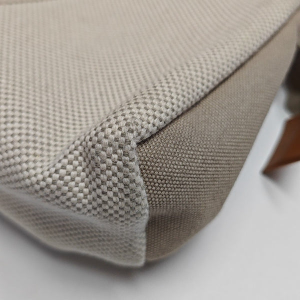 Canvas White