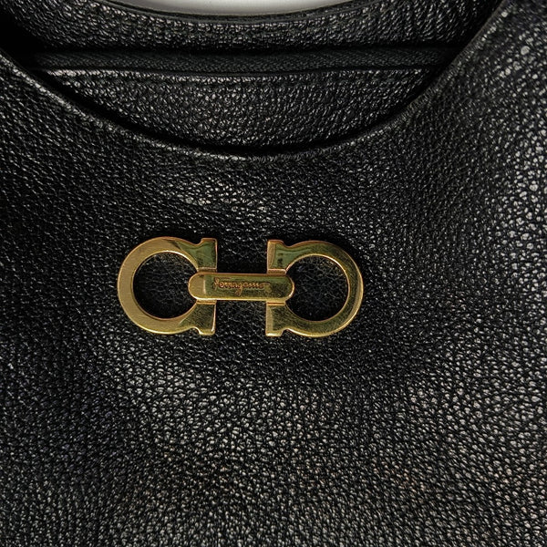 Betulla Medium Calfskin Black