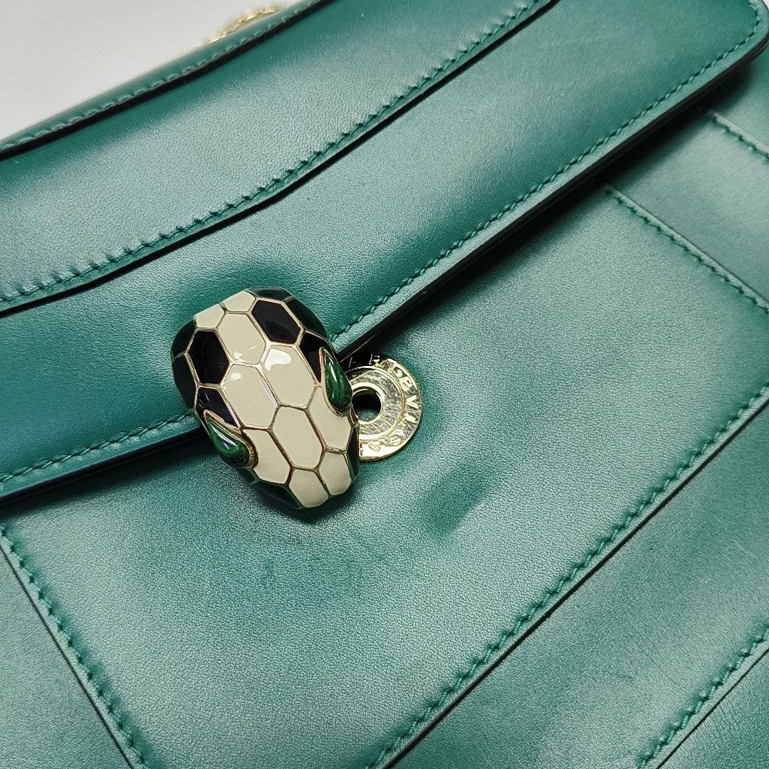 SERPENTI FOREVER Medium Quilted Calfskin Green