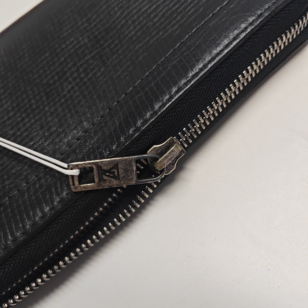 ZIPPY Calfskin Black Wallet