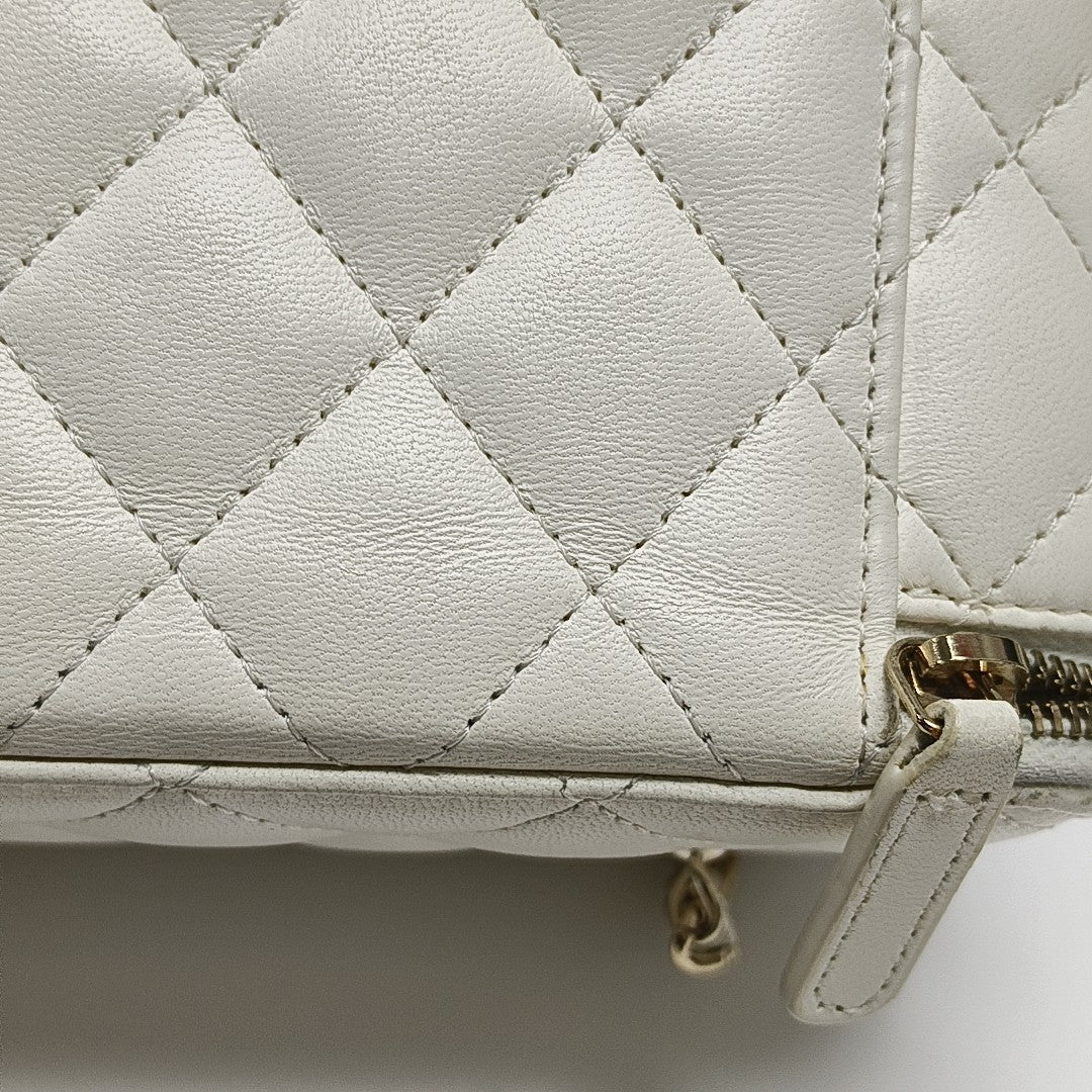VANITY CASE Small Quilted Lambskin White