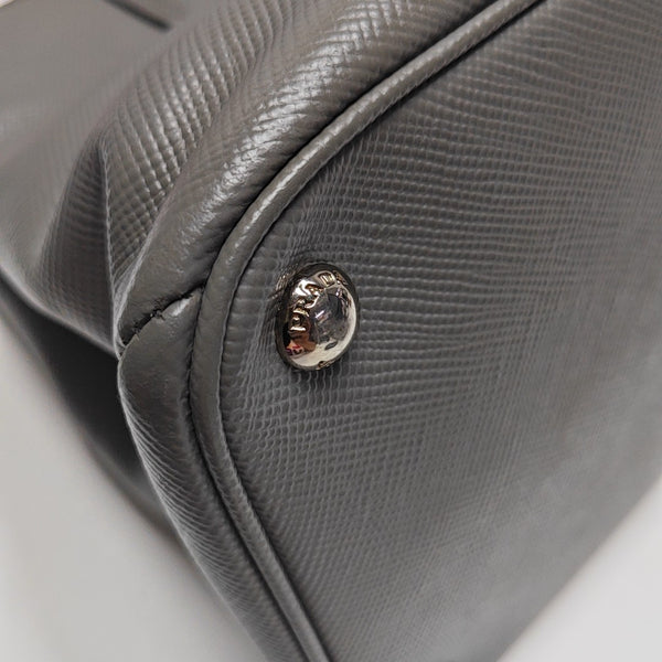 Double Medium Saffiano Calfskin Gray