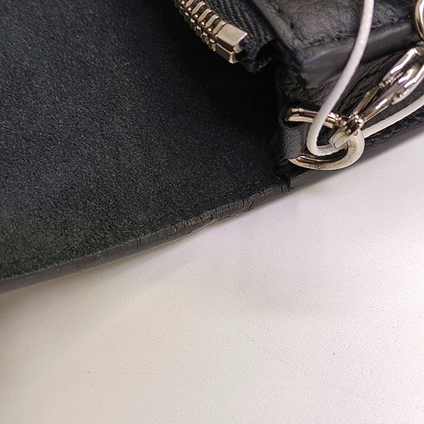 Authenticated pre-owned  LOCKME Calfskin Black - Shoulder Bag at Looply