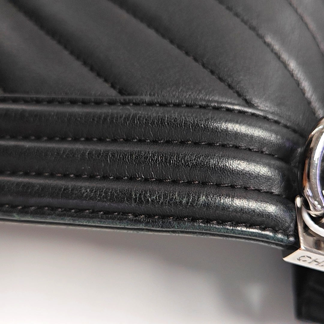 BOY CHANEL Small Chevron, Quilted Calfskin Black