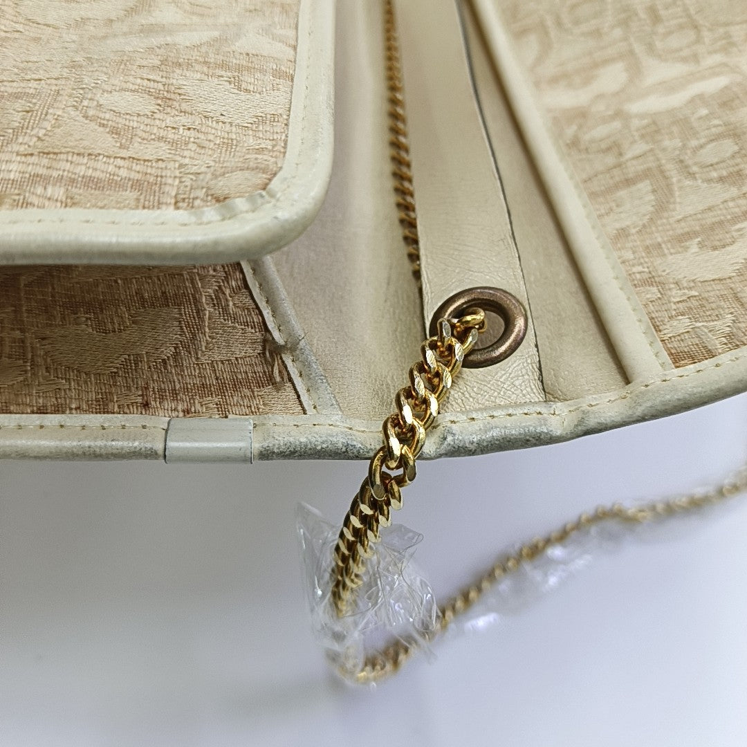 Oblique Canvas Shoulder Bag Brown