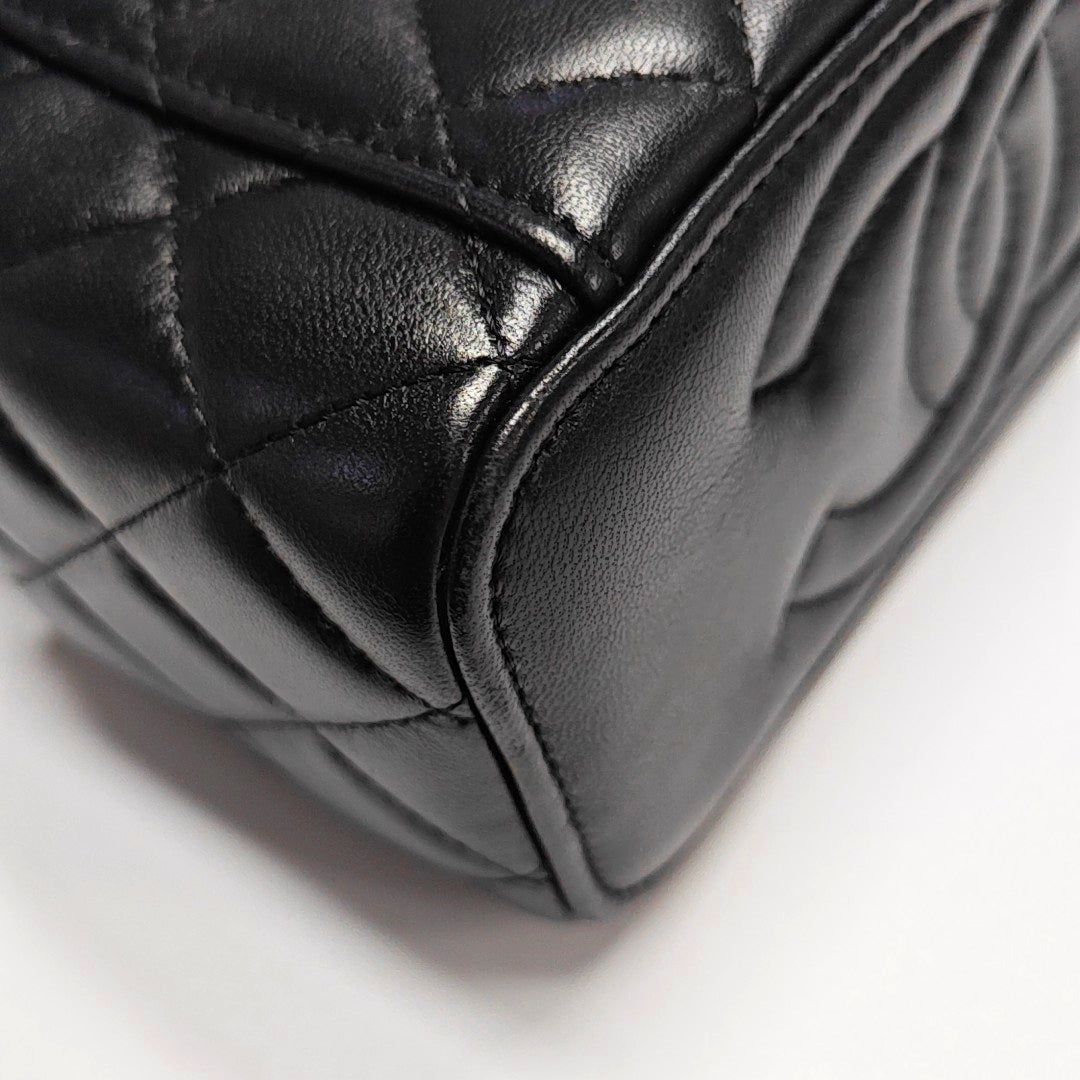 NECESER Piel de cordero acolchada Negro