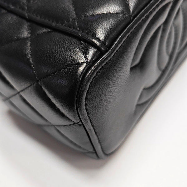 NECESER Piel de cordero acolchada Negro
