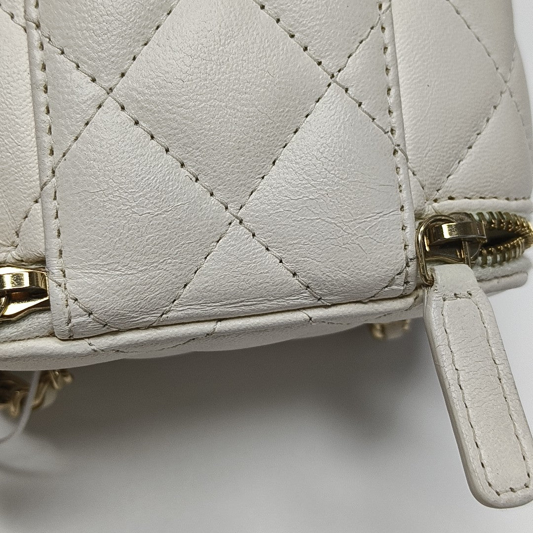 VANITY CASE Small Quilted Lambskin White