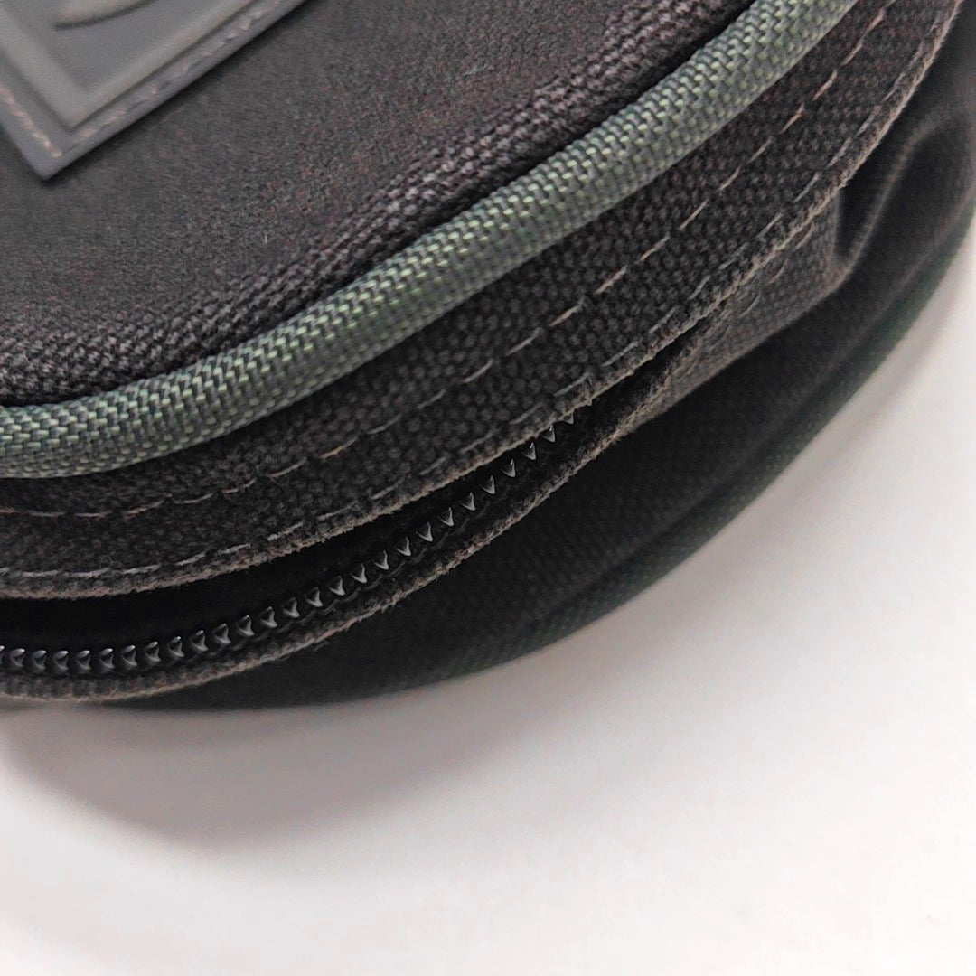 Canvas Black
