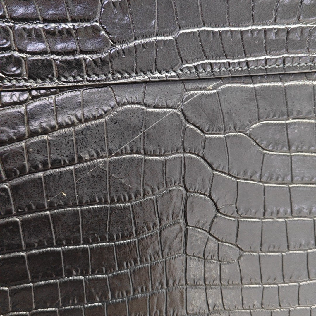 MANHATTAN Medium Calfskin Black