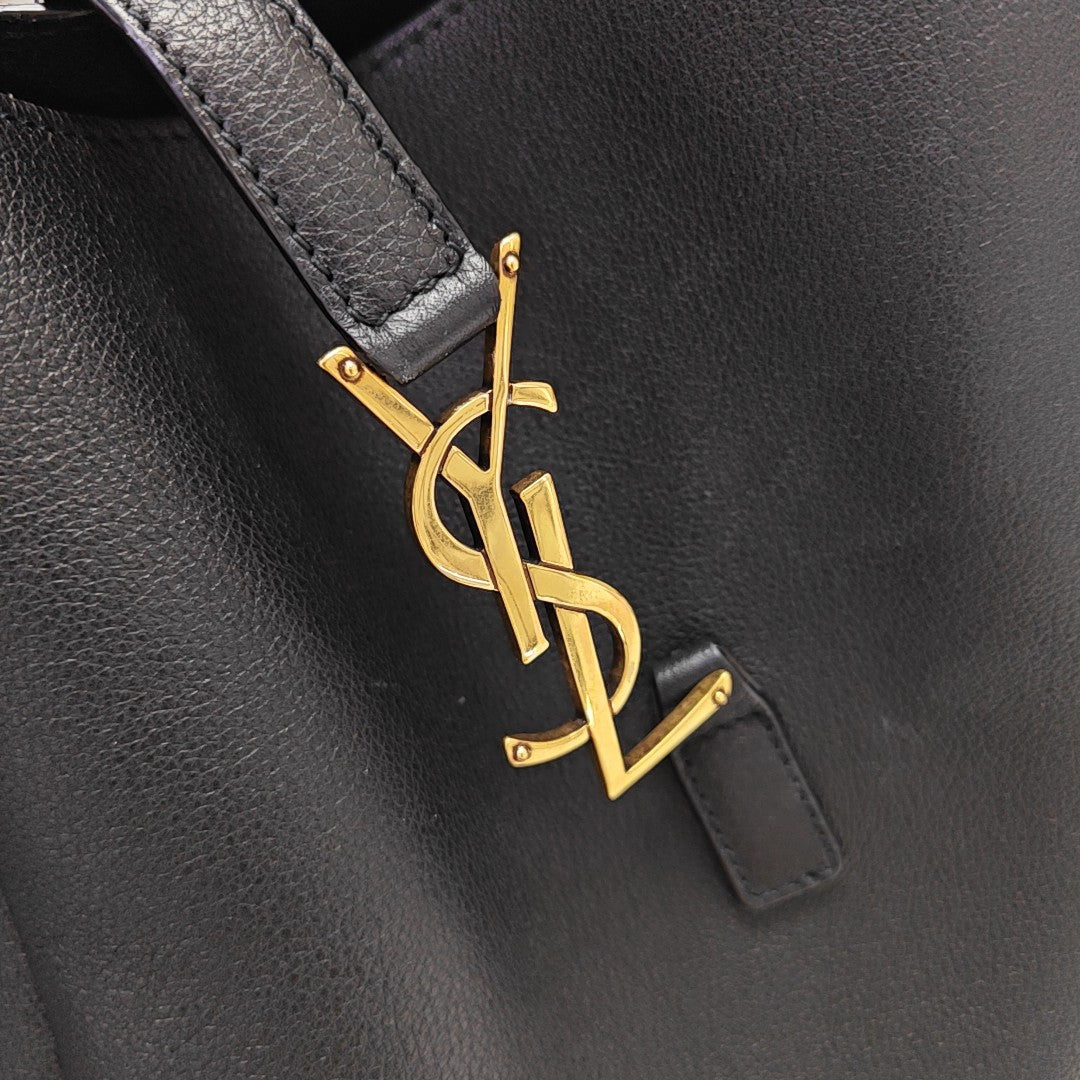 LE 5 À 7 Small Calfskin Black