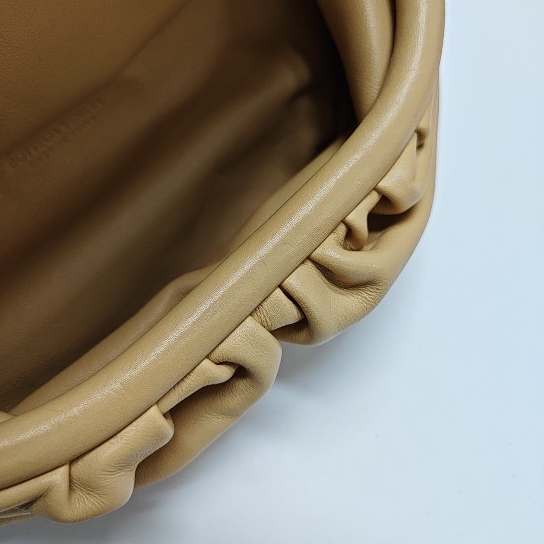 The Pouch Mini Calfskin Beige