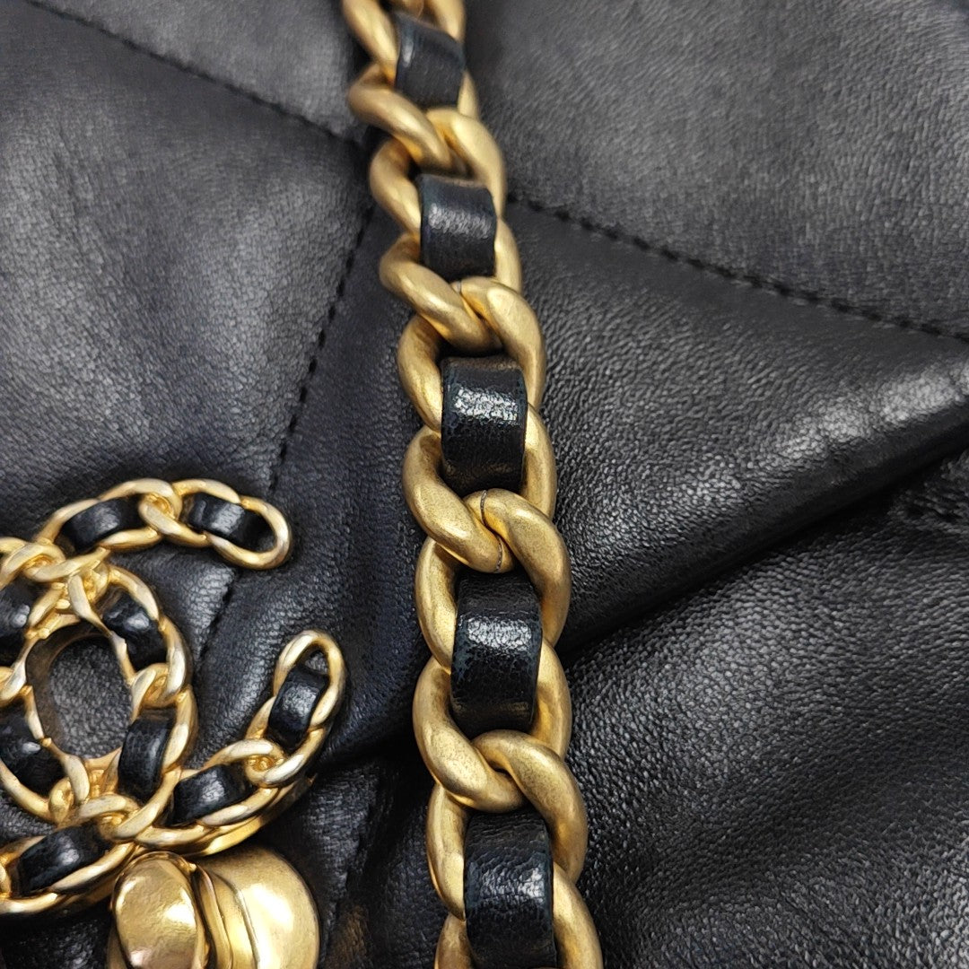 CHANEL 19 Small Quilted Lambskin Black