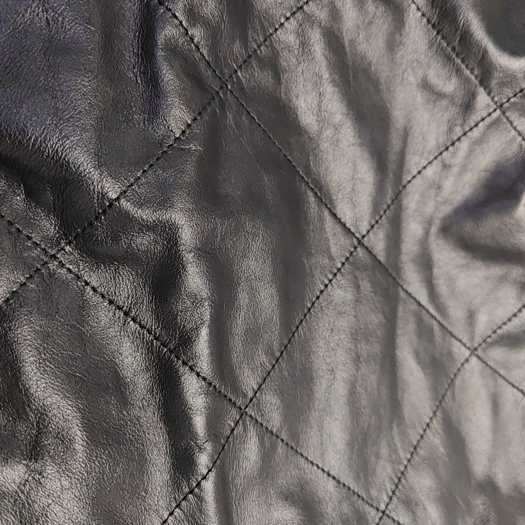CHANEL 22 Small Quilted Calfskin Black