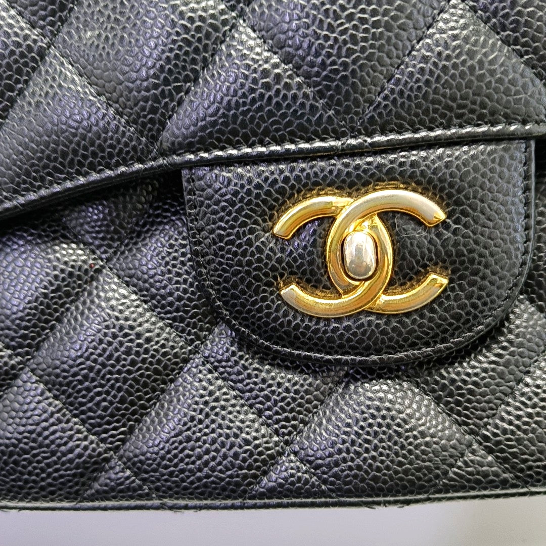 CLASSIC FLAP Jumbo Quilted Grained Calfskin Black