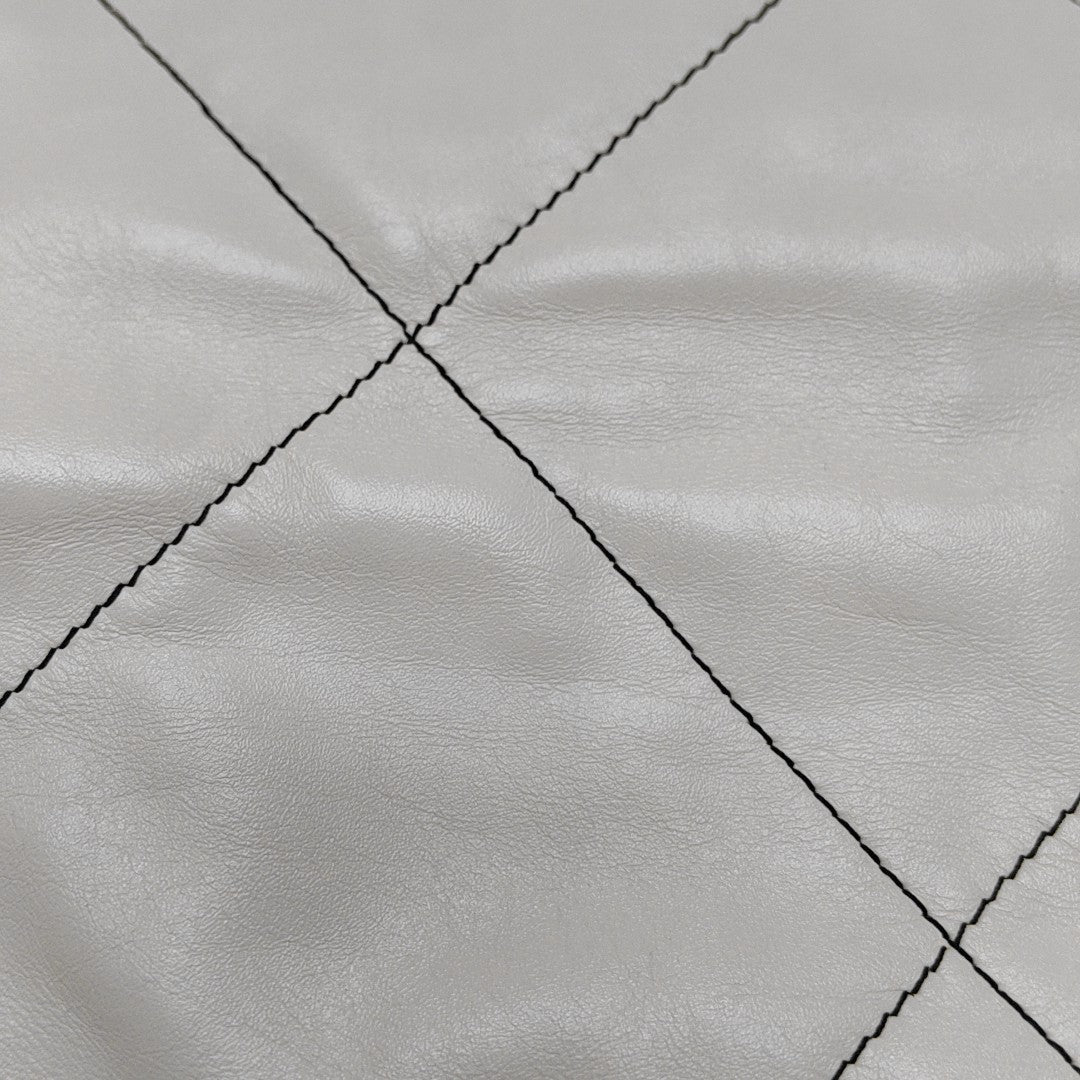 CHANEL 22 Medium Quilted Calfskin White