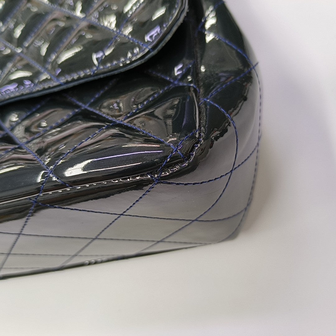 CLASSIC FLAP Jumbo Quilted Patent Leather Blue