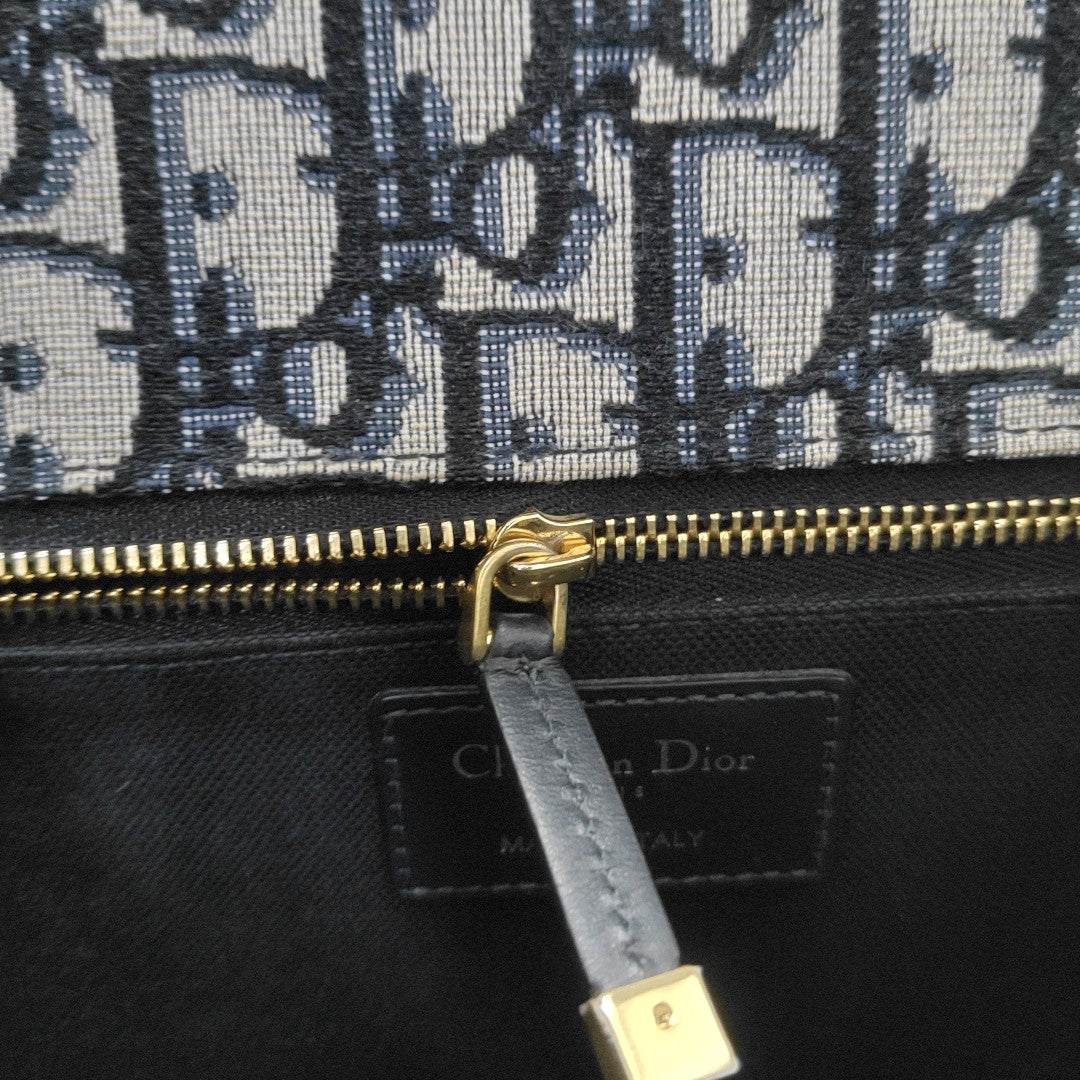 30 Montaigne Oblique Canvas Blue
