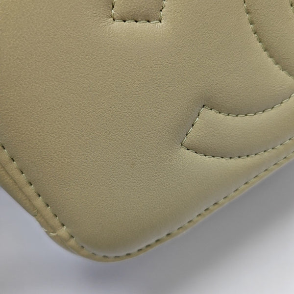 Authenticated pre-owned  VANITY CASE Quilted Lambskin Green - Shoulder Bag at Looply