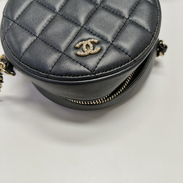 ROUND Quilted Lambskin Gray