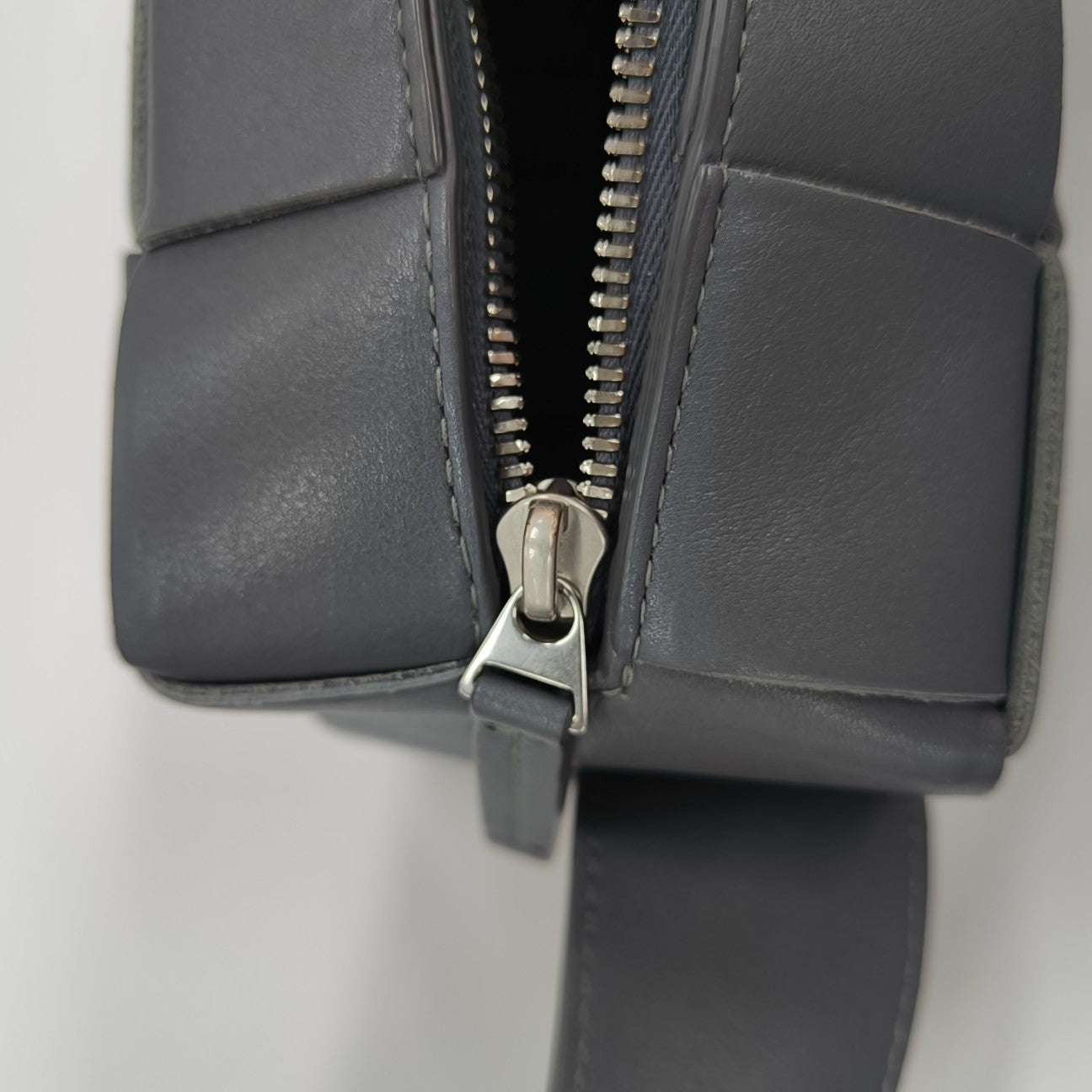 Brick Cassette Calfskin Gray