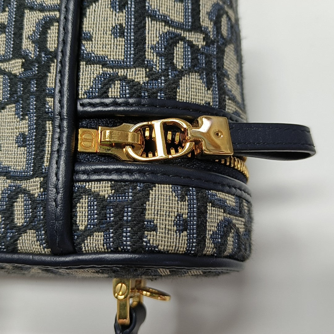 30 Montaigne Mini Oblique Canvas Blue