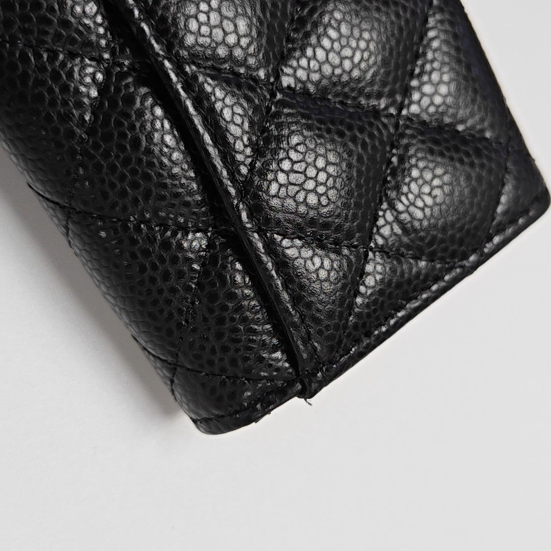 CLASSIC FLAP Quilted Grained Calfskin Black Card Holder