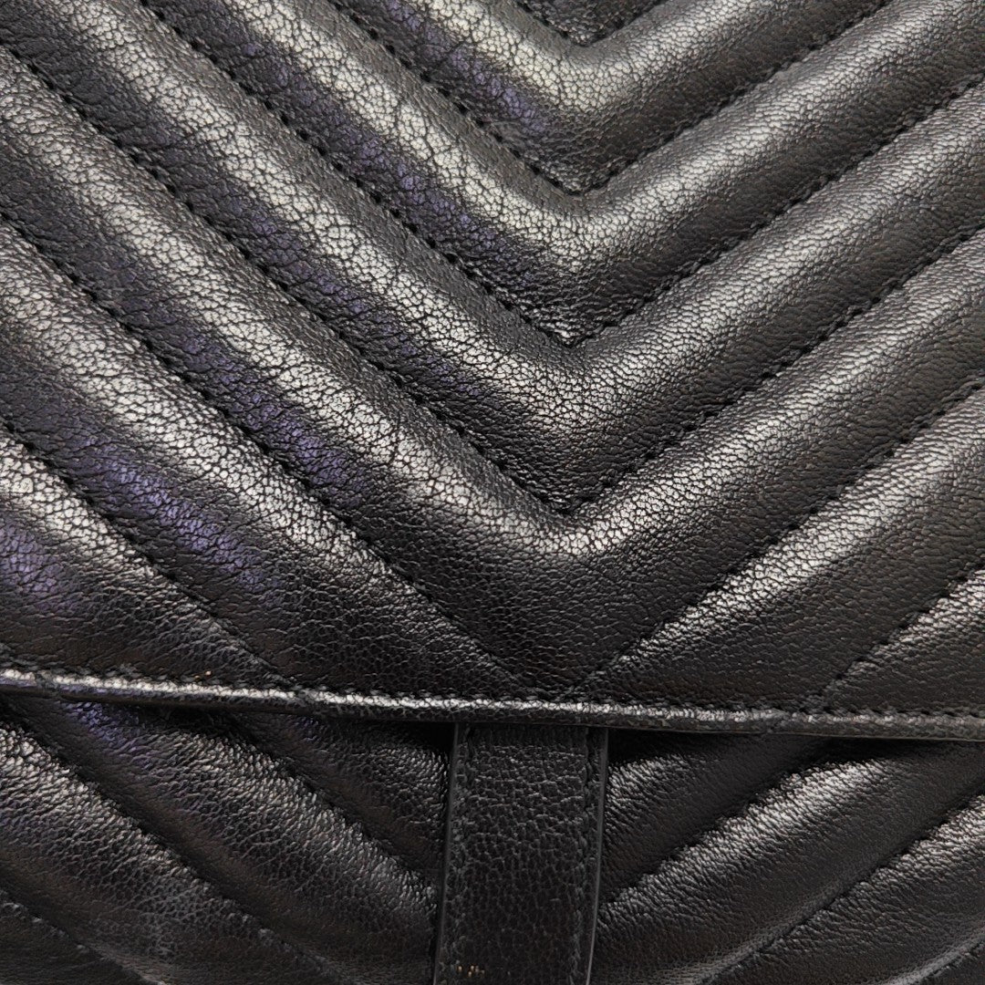 COLLEGE Medium Chevron Lambskin Black