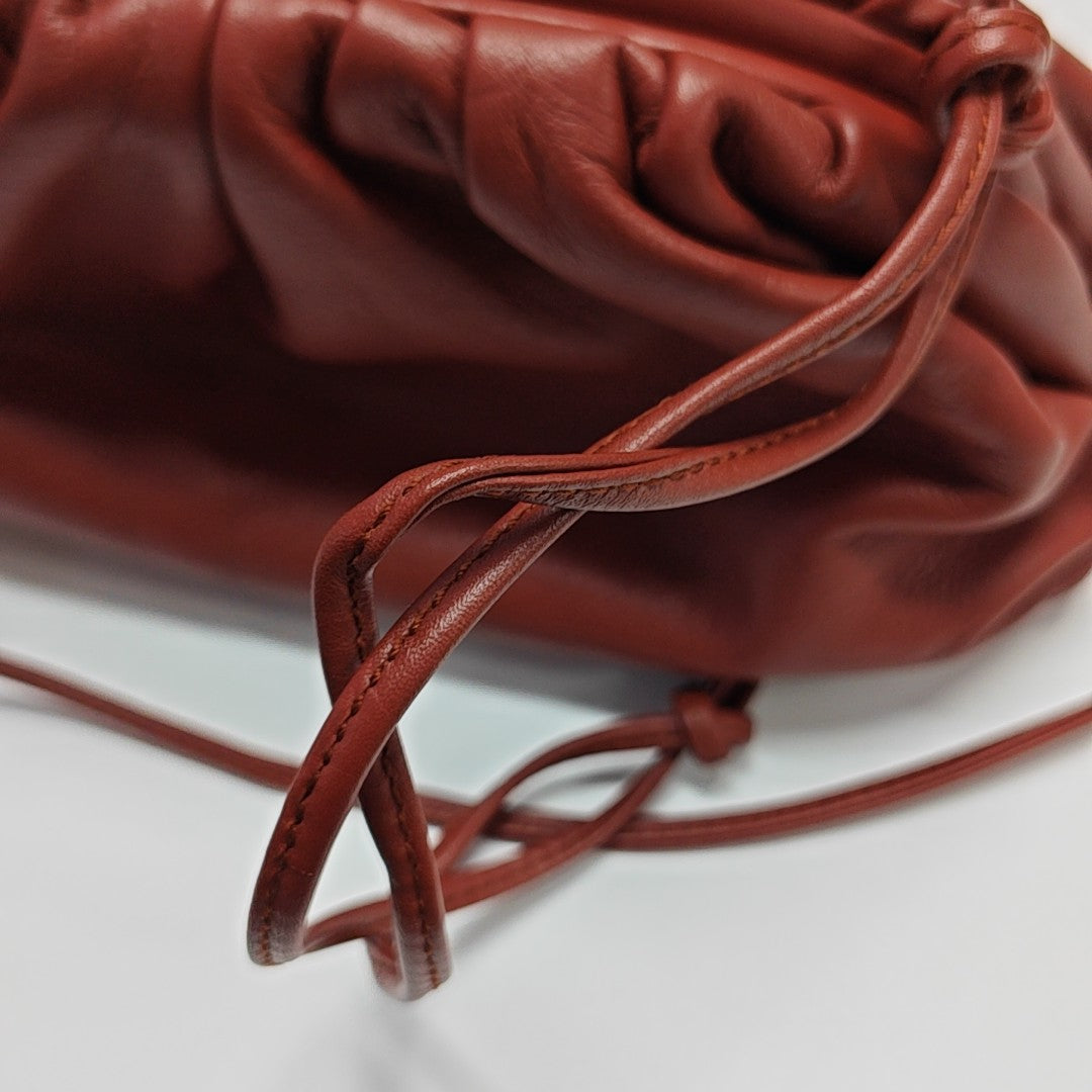 The Pouch Mini Calfskin Red