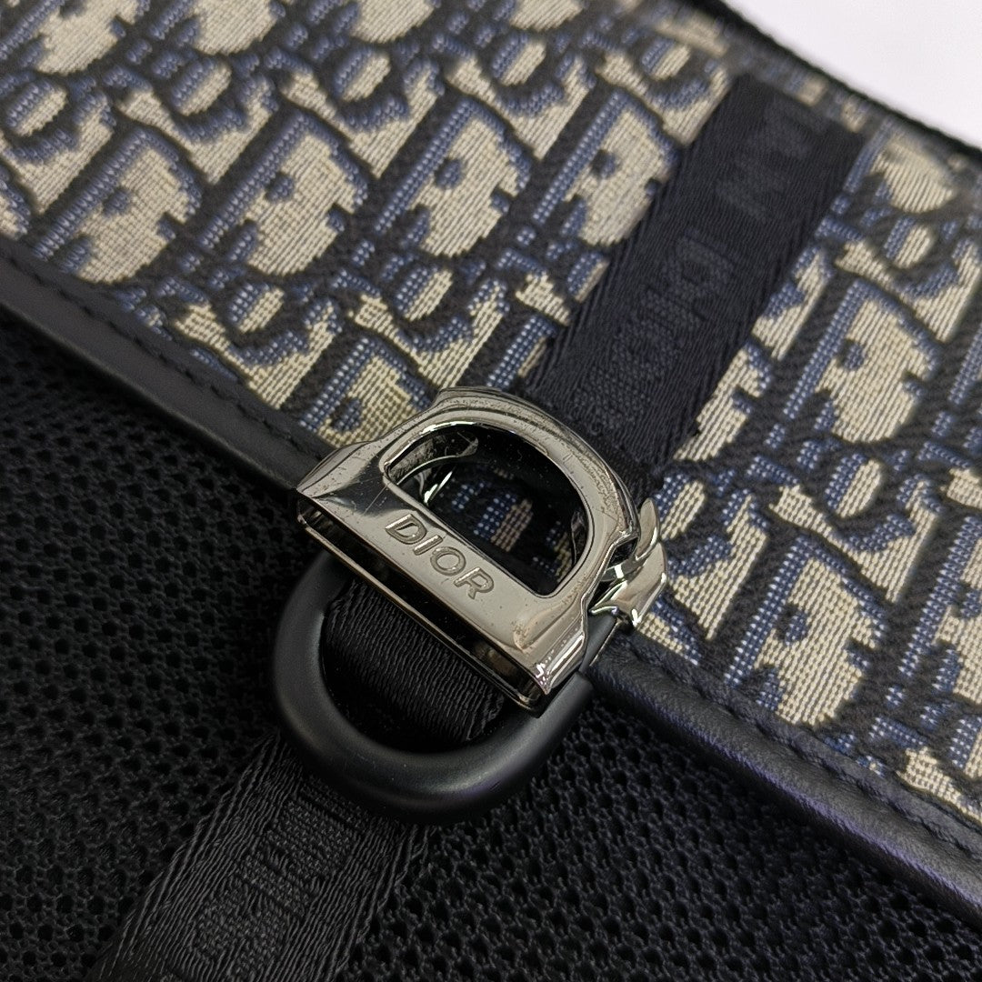 Oblique Canvas Shoulder Bag Black
