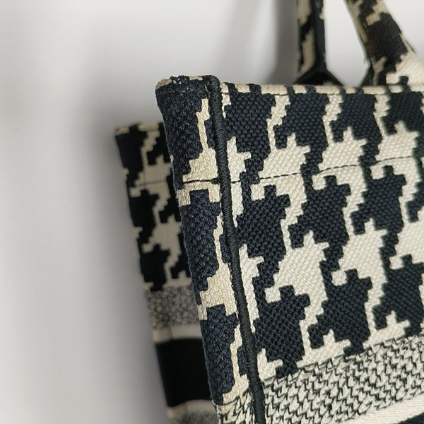 Bolso Tote Mediano de Tela Negro